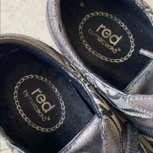 Marc Ecko Sneakers - Picture 6 of 9